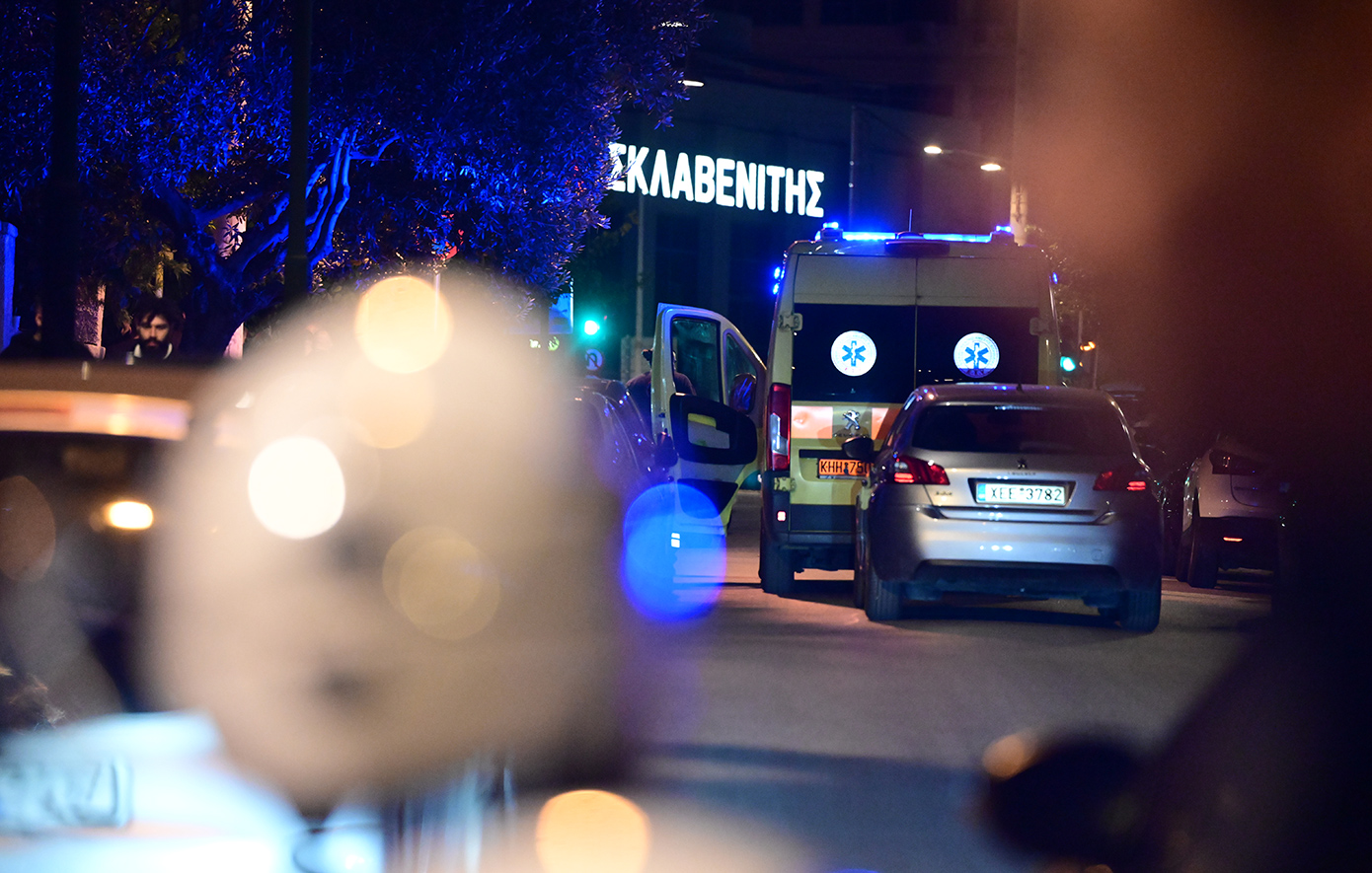 Άγιος Δημήτριος: Διαρρήκτες τραυμάτισαν τρεις αστυνομικούς – Έπεσαν πυροβολισμοί Άγιος Δημήτριος: Διαρρήκτες τραυμάτισαν τρεις αστυνομικούς – Έπεσαν πυροβολισμοί