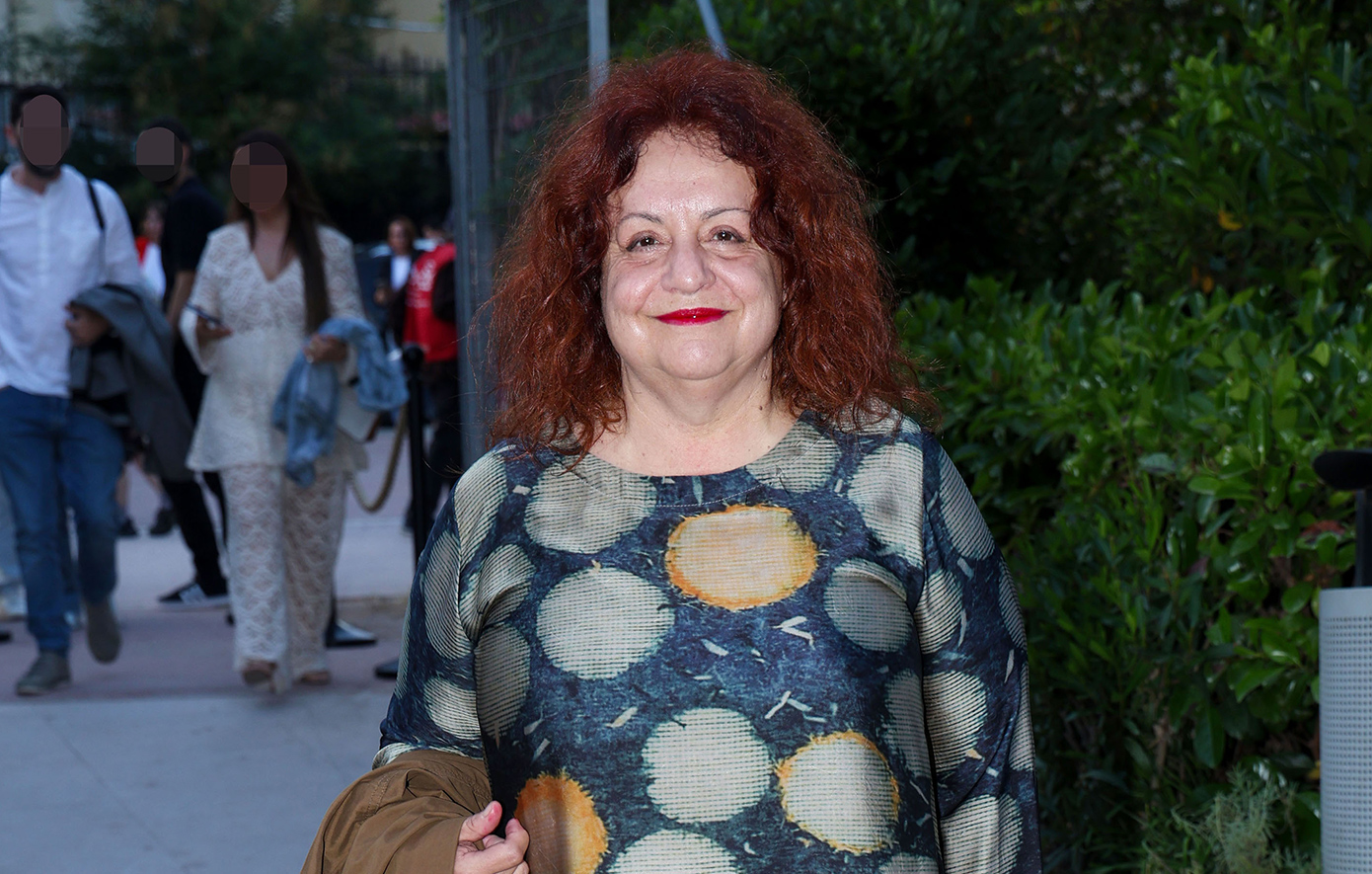 Ελένη Κοκκίδου: «Οι γυναίκες που έχουν ζήσει καταπίεση συχνά τη μεταδίδουν στις κόρες τους»