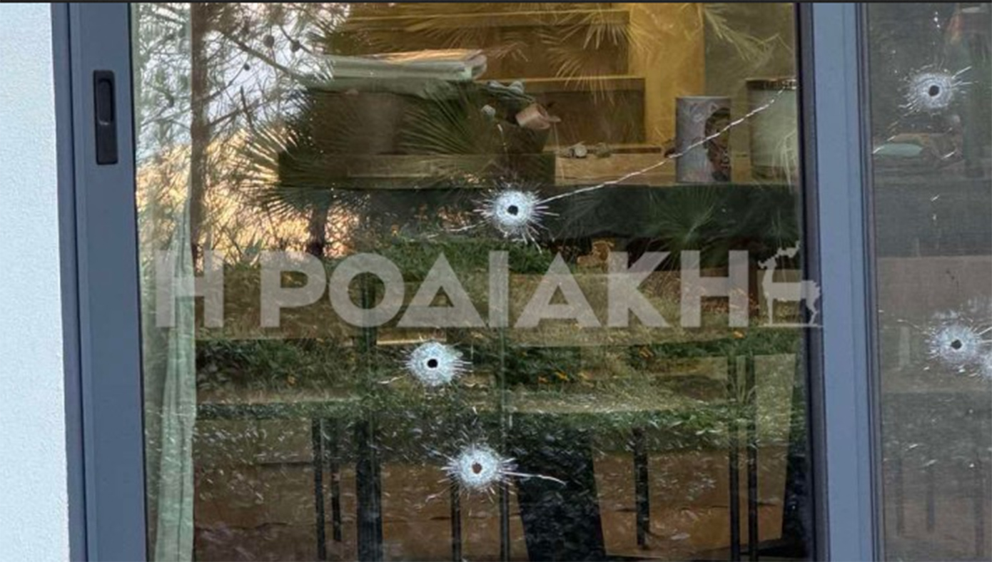 Ρόδος: Γάζωσαν το σπίτι γνωστού επιχειρηματία – Μετά τους πυροβολισμούς άφησαν ένα μαύρο στεφάνι