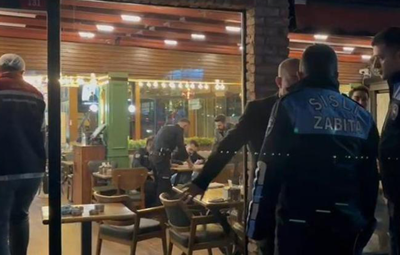 Κωνσταντινούπολη: Μαζική δηλητηρίαση 25 ατόμων – Έτρωγαν σε δημοφιλή τουριστική περιοχή της Πόλης