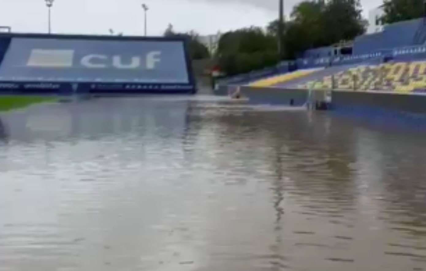 Χάος στο Εστορίλ: Πλημμύρισε το γήπεδο της ομάδας