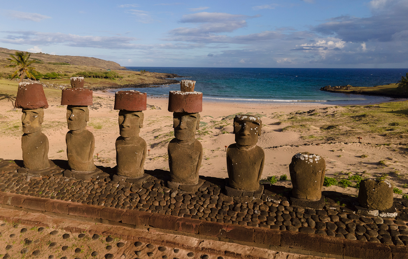 Το μυστικό των Μοάι αποκαλύπτεται: Ποιοι δημιούργησαν τα γιγαντιαία αγάλματα του Νησιού του Πάσχα
