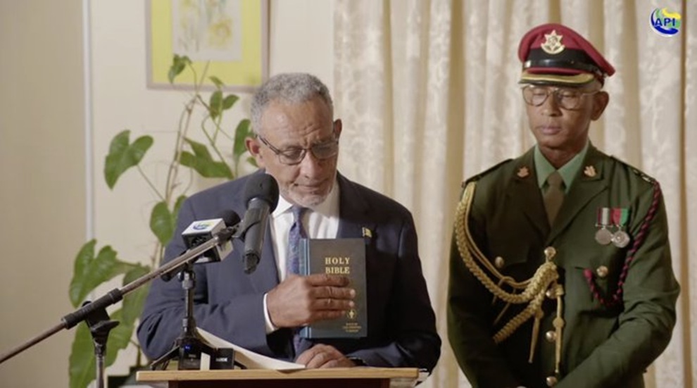 Νέα κυβέρνηση στον Άγιο Βικέντιο &#8211; Ο Γκόντγουιν Φράιντεϊ διαδέχτηκε στην πρωθυπουργία τον σύμμαχο του Μαδούρο, Ραλφ Γκονσάλβες