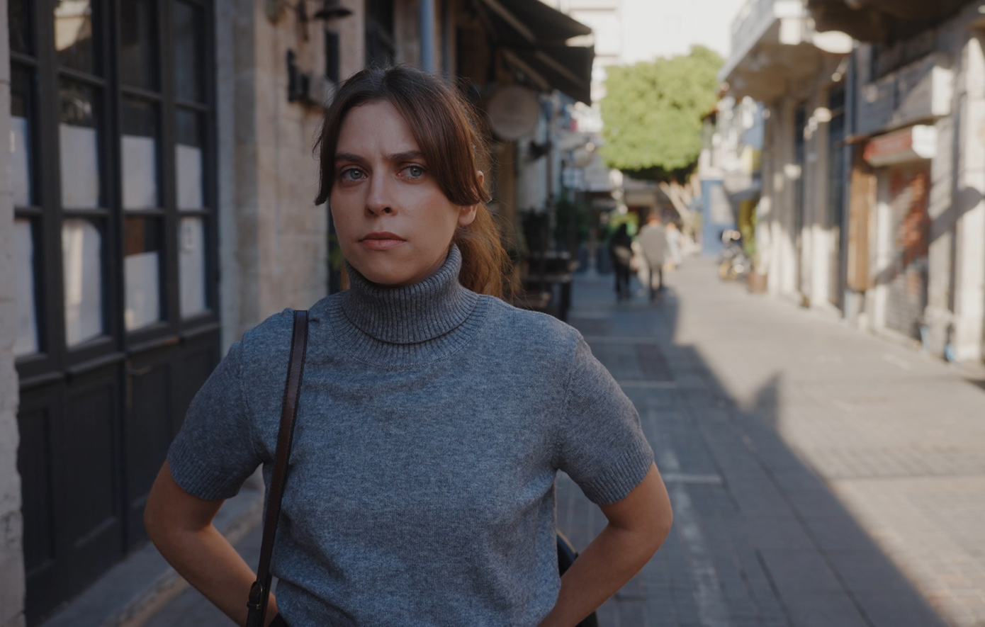 «Γη της ελιάς»: Η Δάφνη τρέμει μήπως ο Παυλής μάθει την αλήθεια