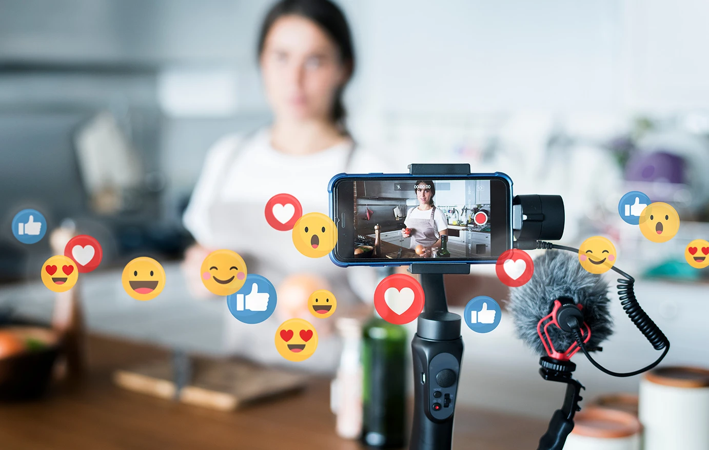 Η Κίνα επιτρέπει μόνο σε πτυχιούχους Influencers να έχουν άποψη για σημαντικά θέματα &#8211; Το μέτρο κατά της διασποράς fake news