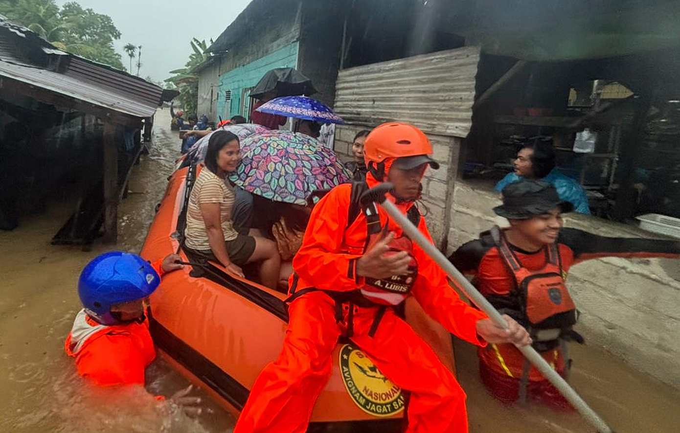 Έντονες βροχοπτώσεις στην Ινδονησία: Στους 19 οι νεκροί στη Σουμάτρα από τις πλημμύρες και τις κατολισθήσεις