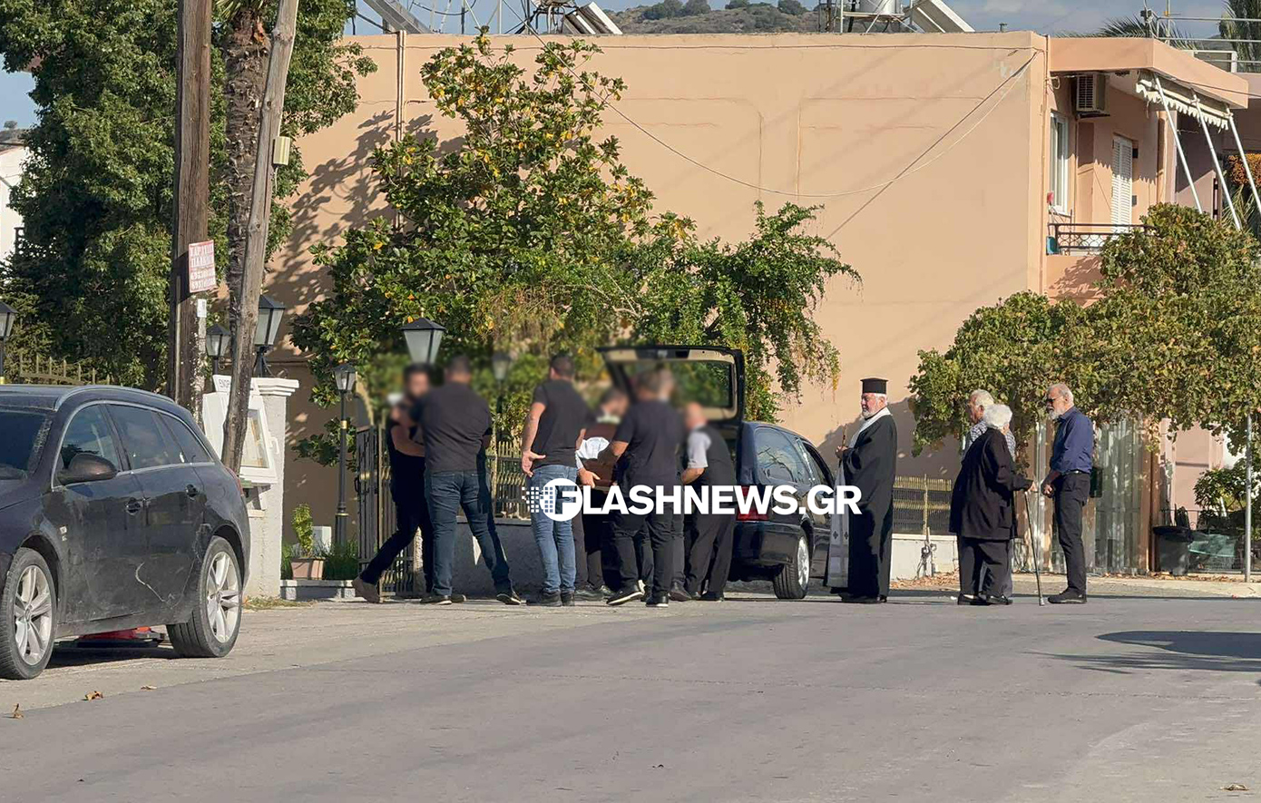 Χανιά: Κάτω από δρακόντεια μέτρα ασφαλείας η κηδεία της 56χρονης που σκοτώθηκε στα Βορίζια Χανιά: Κάτω από δρακόντεια μέτρα ασφαλείας η κηδεία της 56χρονης που σκοτώθηκε στα Βορίζια