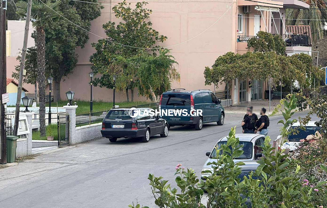 Χανιά: Κάτω από δρακόντεια μέτρα ασφαλείας η κηδεία της 56χρονης που σκοτώθηκε στα Βορίζια Χανιά: Κάτω από δρακόντεια μέτρα ασφαλείας η κηδεία της 56χρονης που σκοτώθηκε στα Βορίζια