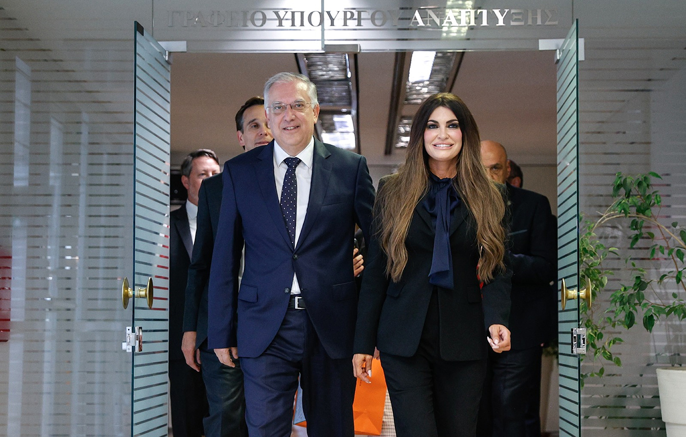 Θεοδωρικάκος – Γκιλφόιλ: Ενίσχυση της σχέσης Ελλάδας – ΗΠΑ σε επενδύσεις, ναυπηγική βιομηχανία, εμπόριο Θεοδωρικάκος – Γκιλφόιλ: Ενίσχυση της σχέσης Ελλάδας – ΗΠΑ σε επενδύσεις, ναυπηγική βιομηχανία, εμπόριο