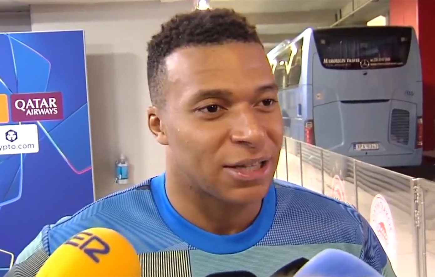 Εμπαπέ για τα συνθήματα των οπαδών του Ολυμπιακού: Τραγουδούσαν στα γαλλικά, αλλά ήταν κακά γαλλικά