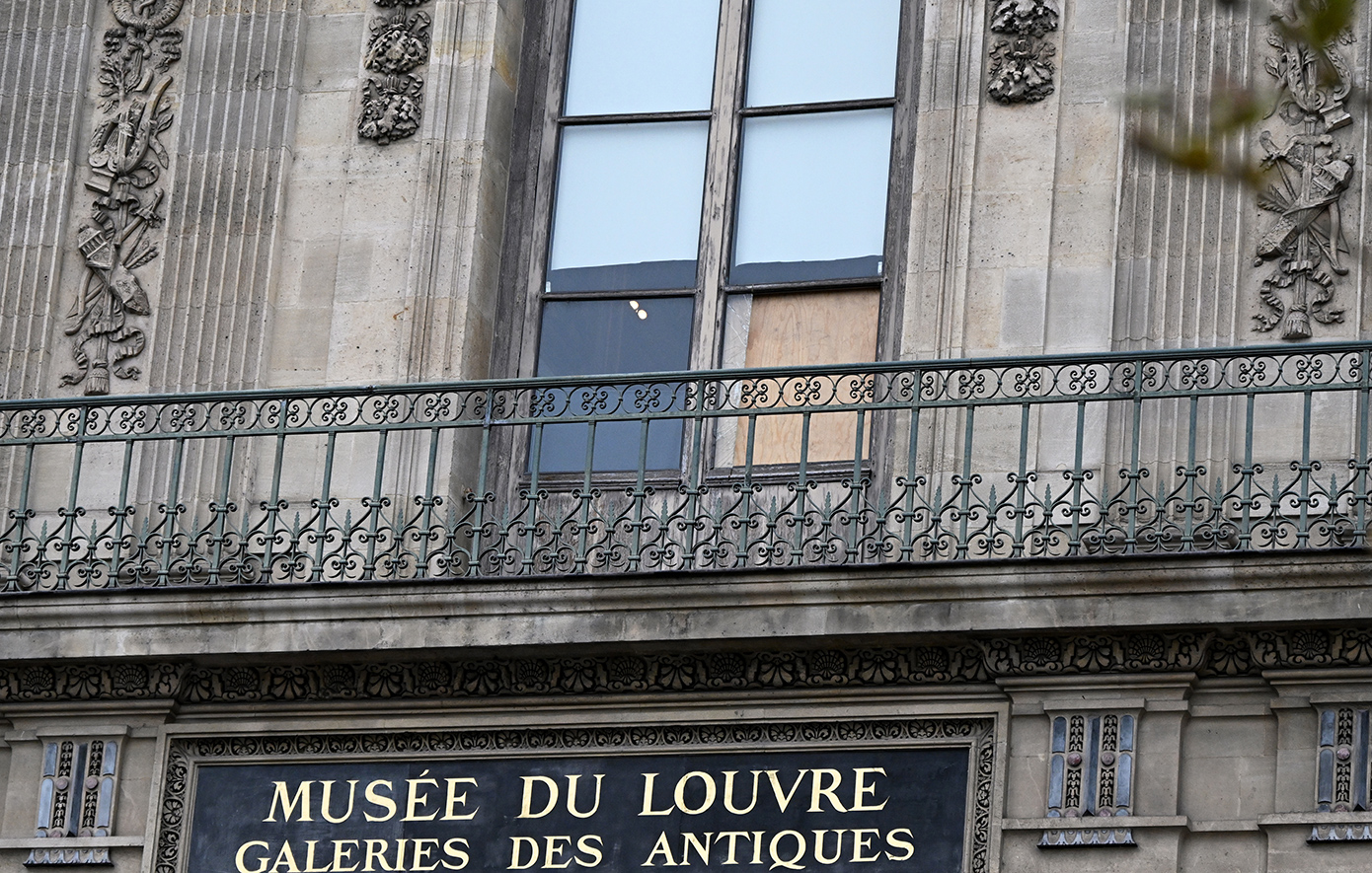 Ληστεία στο Λούβρο: Μοιάζει με αστείο αλλά είναι αλήθεια &#8211; Βασικός κωδικός ασφαλείας ήταν η λέξη «LOUVRE»