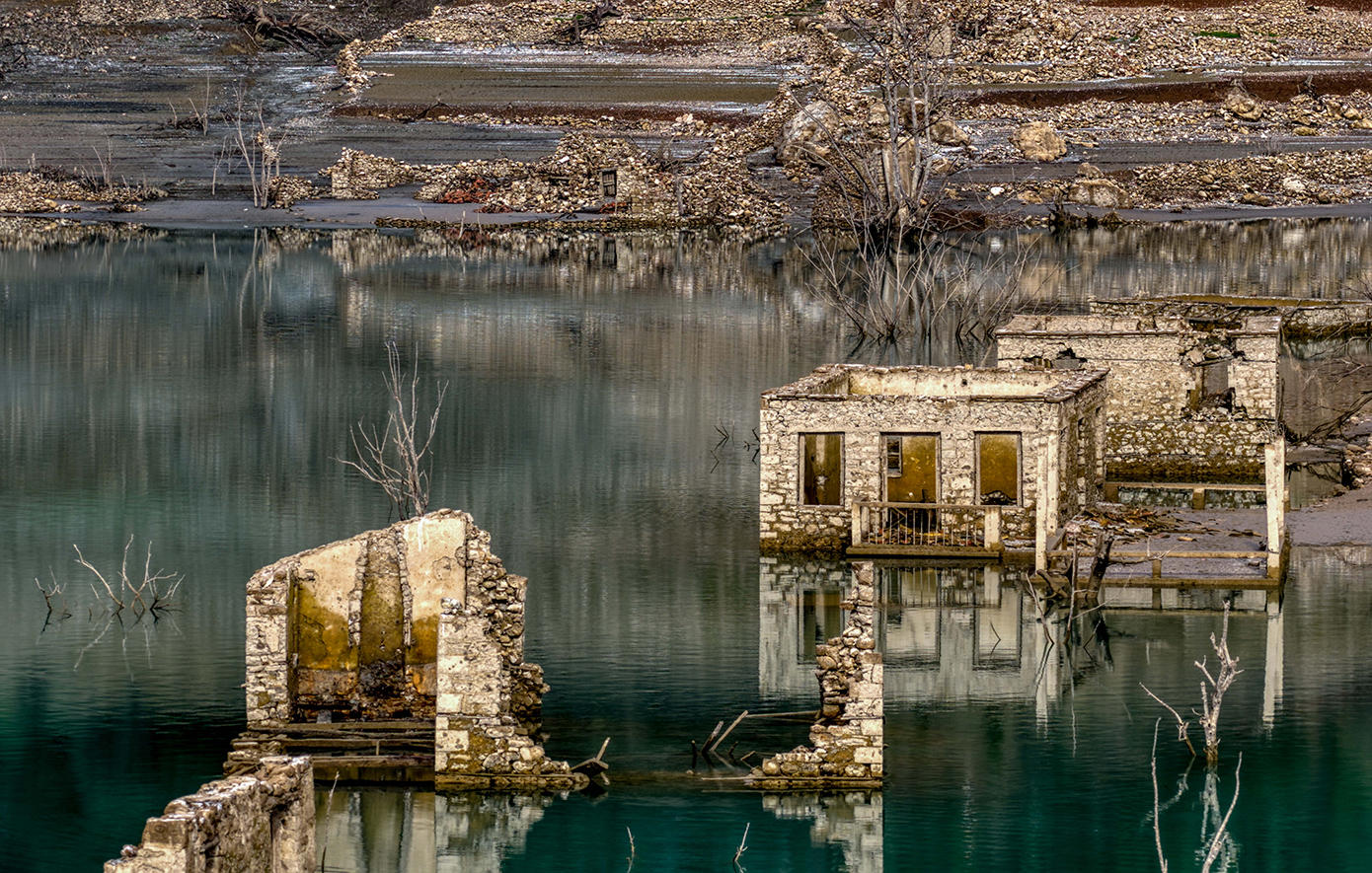 Λίμνη Μόρνου Λίμνη Μόρνου