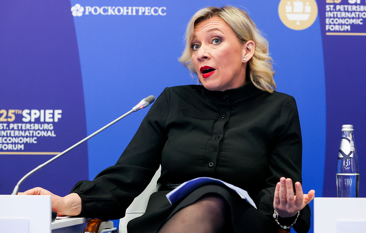 Η Μόσχα διαπιστώνει ότι υπάρχει «αργή αλλά σταθερή πρόοδος» στις ειρηνευτικές συνομιλίες με τις ΗΠΑ για την Ουκρανία