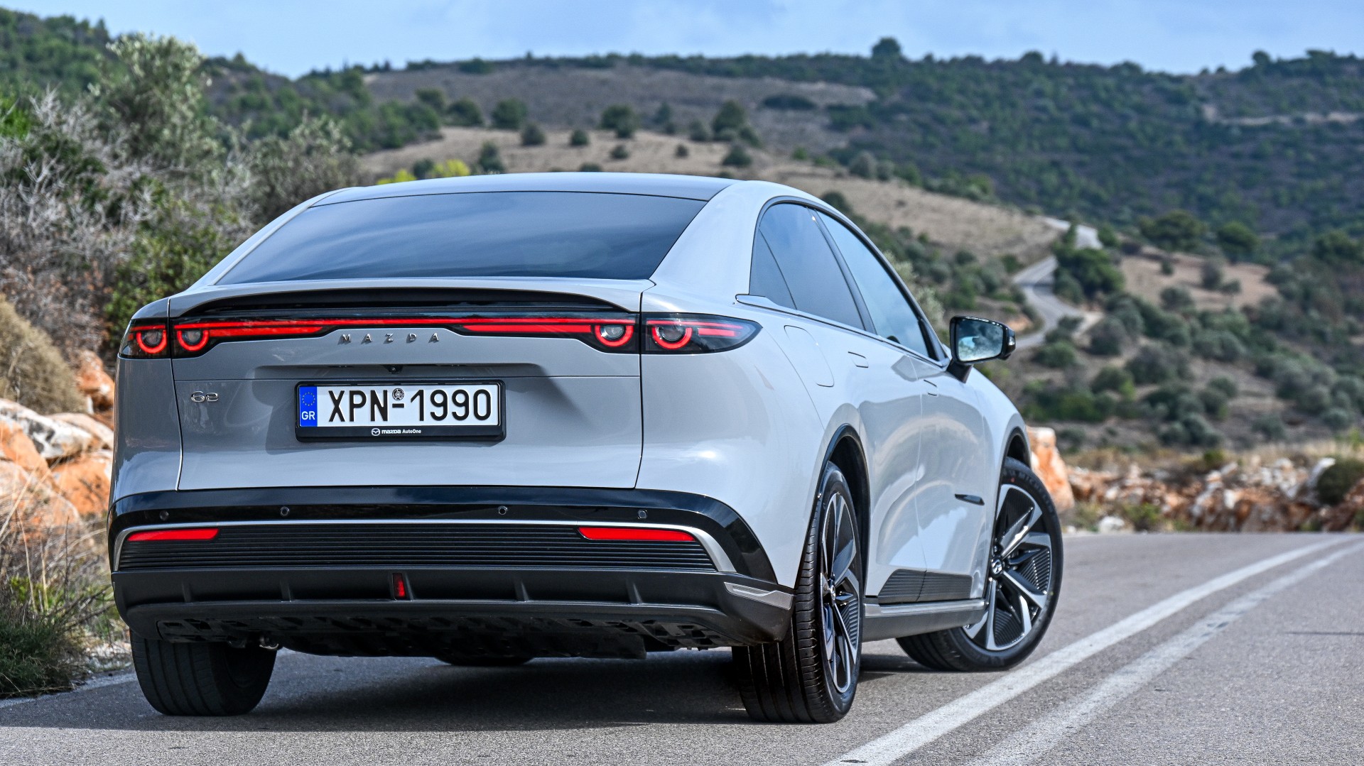 Το εντυπωσιακό Mazda 6e ηλεκτρίζει τα πλήθη Το εντυπωσιακό Mazda 6e ηλεκτρίζει τα πλήθη