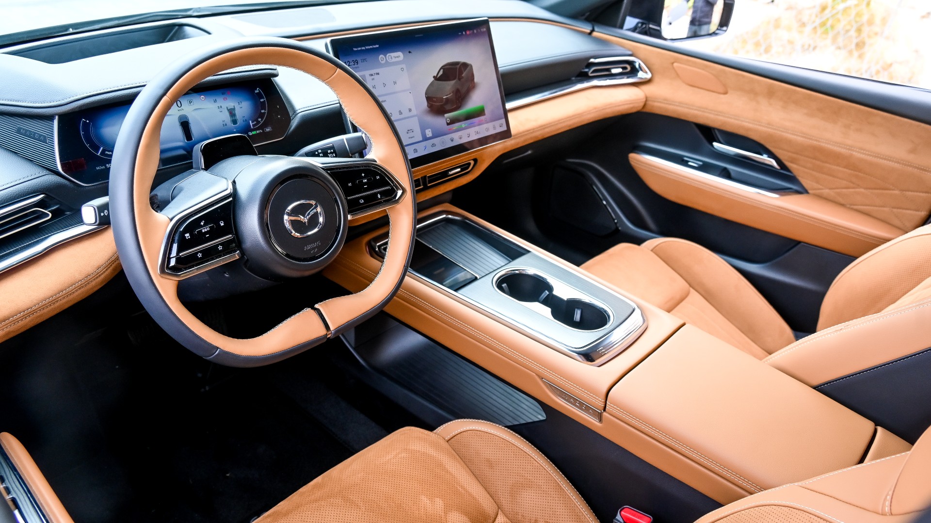 Το εντυπωσιακό Mazda 6e ηλεκτρίζει τα πλήθη Το εντυπωσιακό Mazda 6e ηλεκτρίζει τα πλήθη