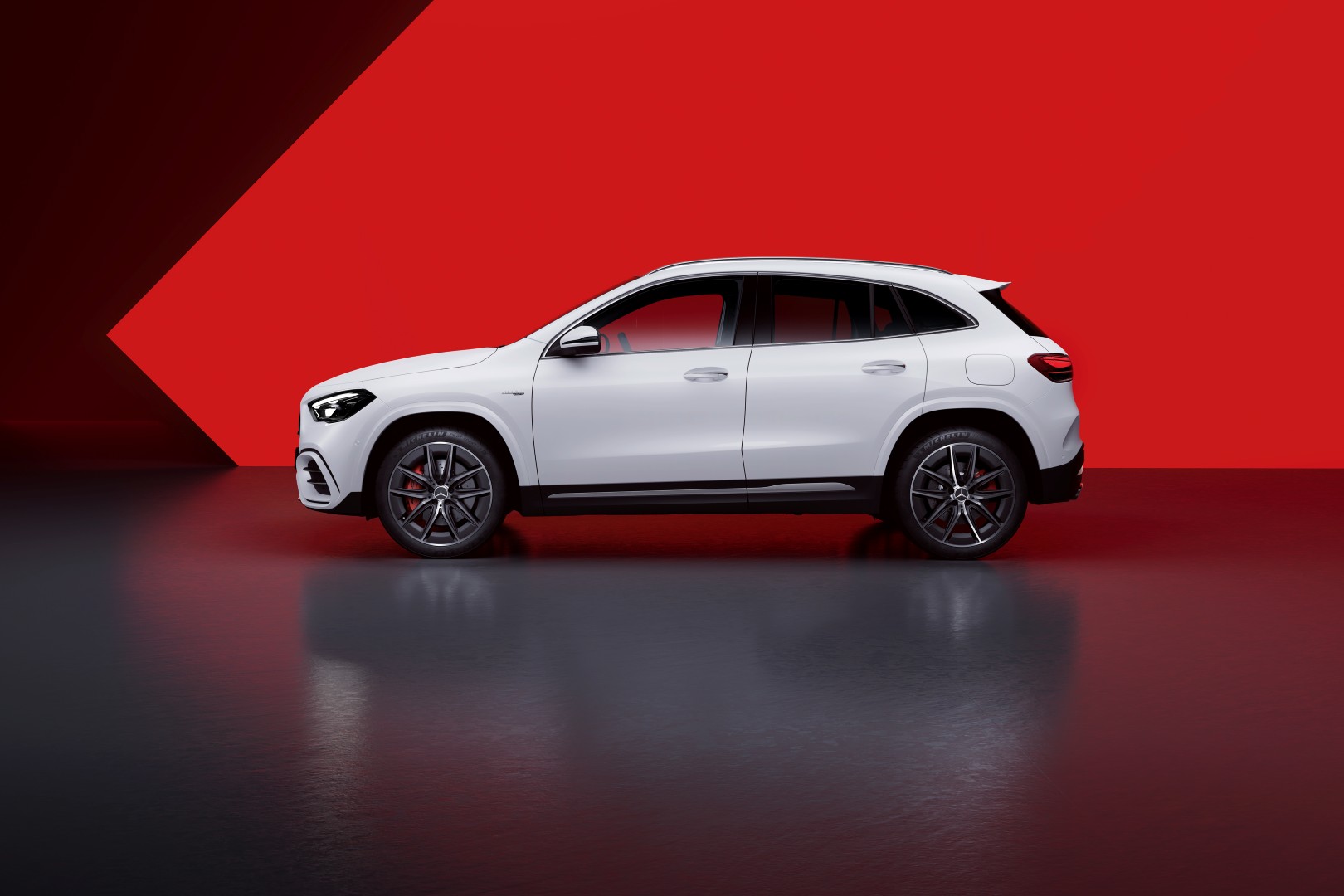 Mercedes-Benz GLA 200: Διαθέσιμη με 299 ευρώ το μήνα Mercedes-Benz GLA 200: Διαθέσιμη με 299 ευρώ το μήνα