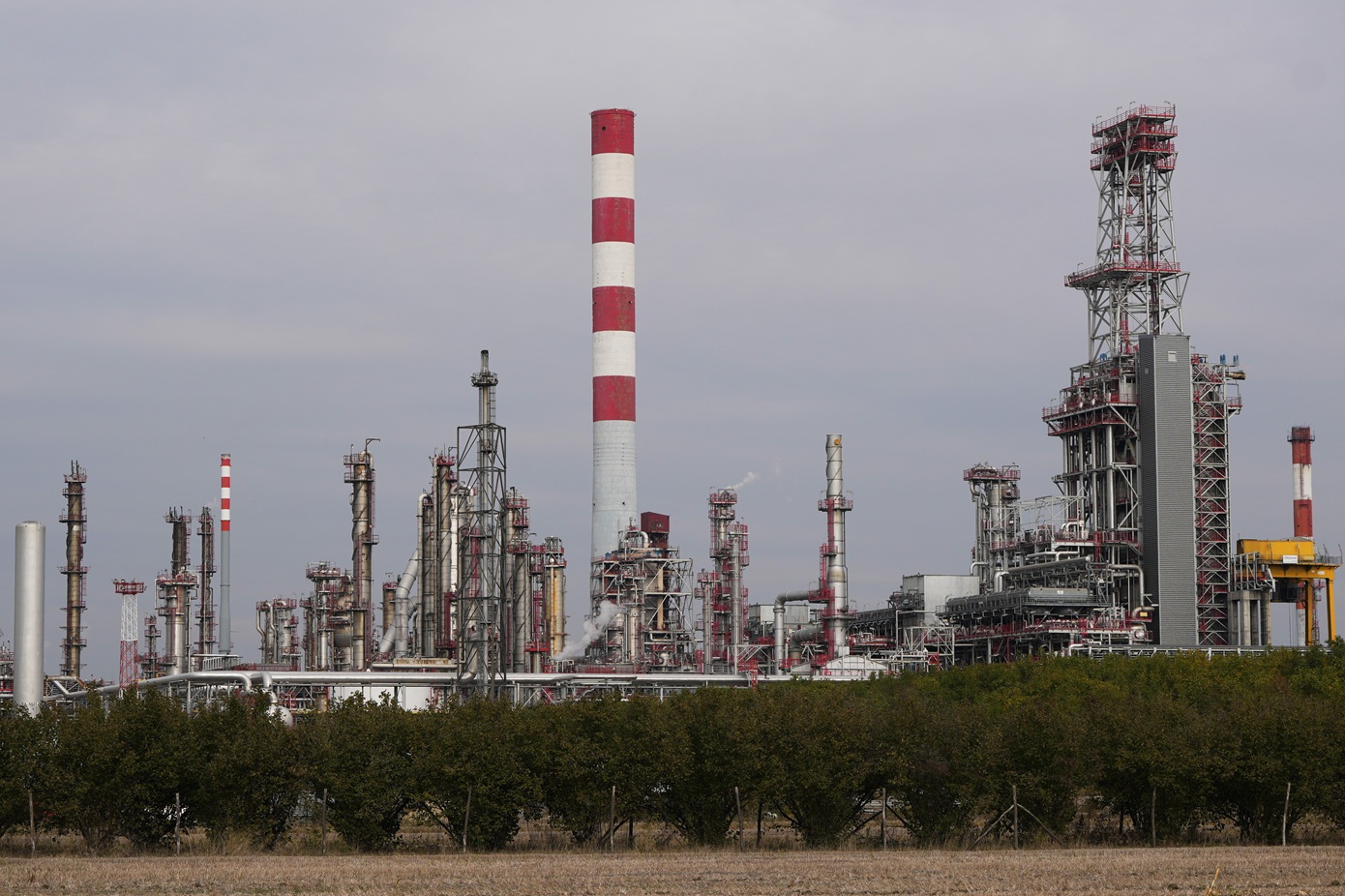 Βούτσιτς: Η Σερβία θα κλείσει το διυλιστήριο της NIS αν δεν πουλήσουν το μερίδιό τους οι Ρώσοι