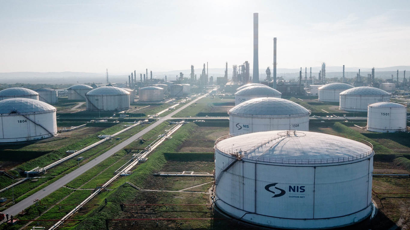 Τρίμηνη αναστολή κυρώσεων για την πετρελαϊκή εταιρία NIS στη Σερβία &#8211; «Κερδίζει χρόνο» πριν τον χειμώνα