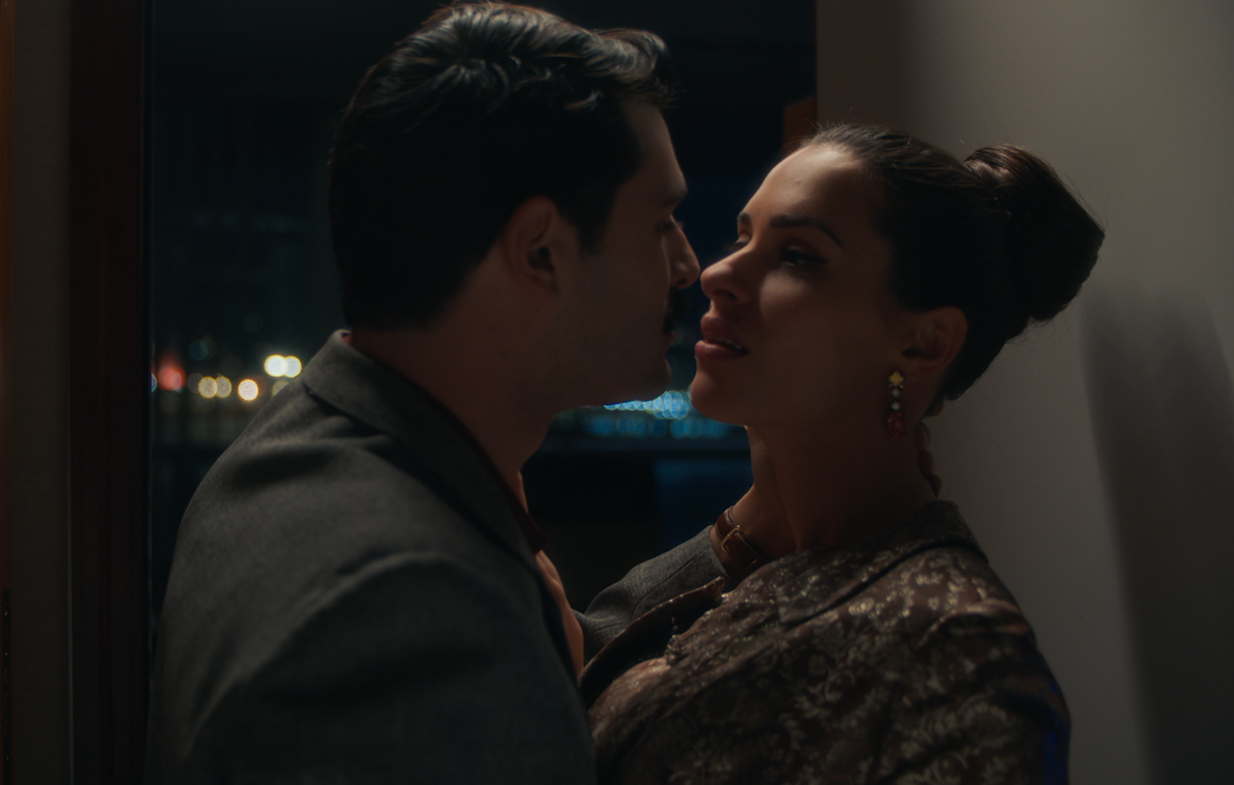 Porto Leone: Στη γειτονιά με τα κόκκινα φανάρια: Η Αγγελική παραδίνεται στα φιλιά του Γρηγόρη