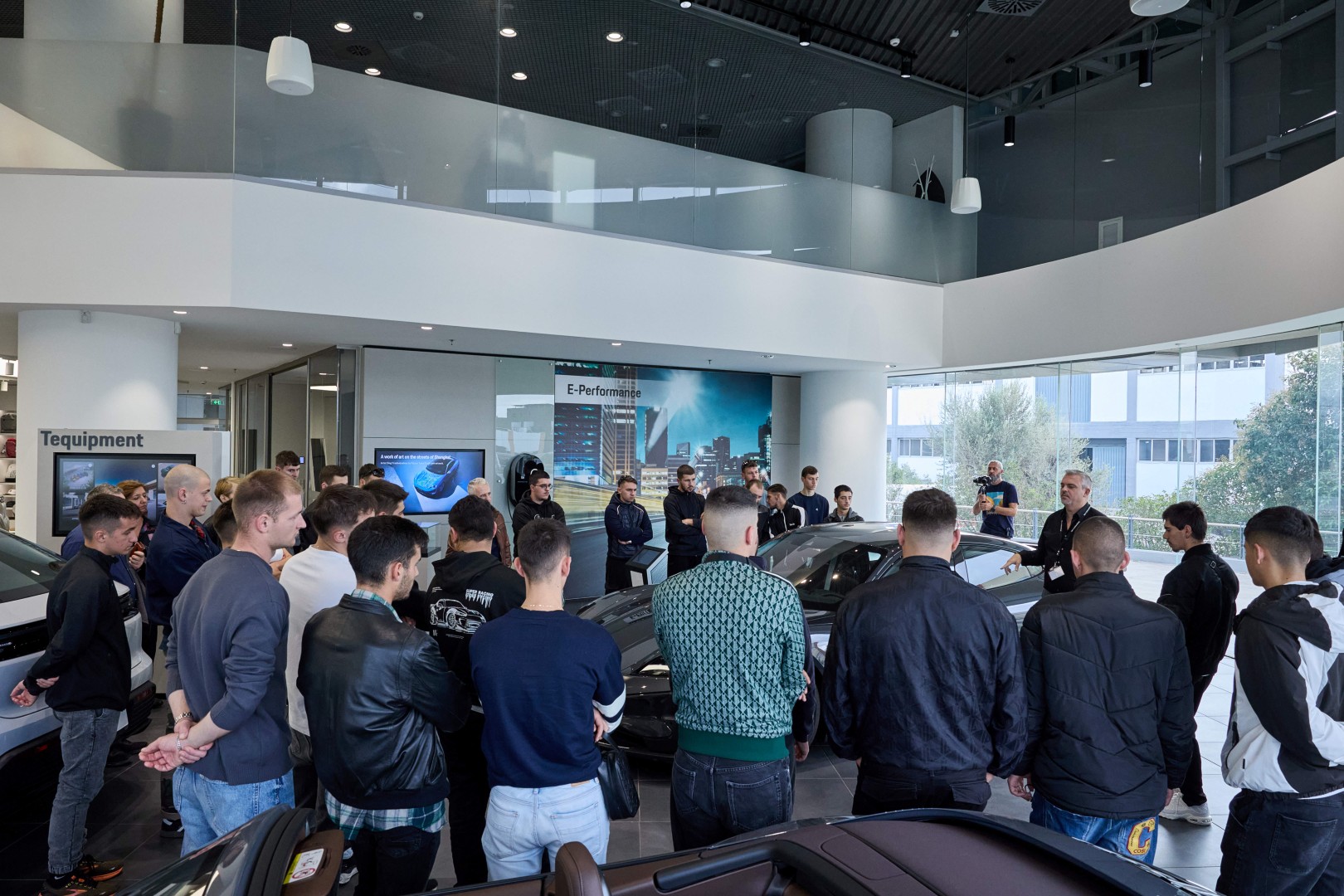 Η Porsche στηρίζει τις σχολές μαθητείας της Δ.ΥΠ.Α. στη Θεσσαλία