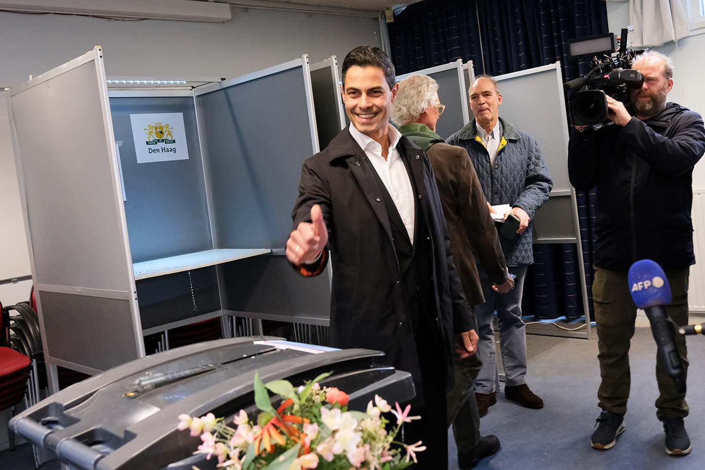 Νικητής των ολλανδικών εκλογών, ο κεντρώος Γέτεν &#8211; 15 κόμματα εξασφάλισαν έδρες στο κοινοβούλιο