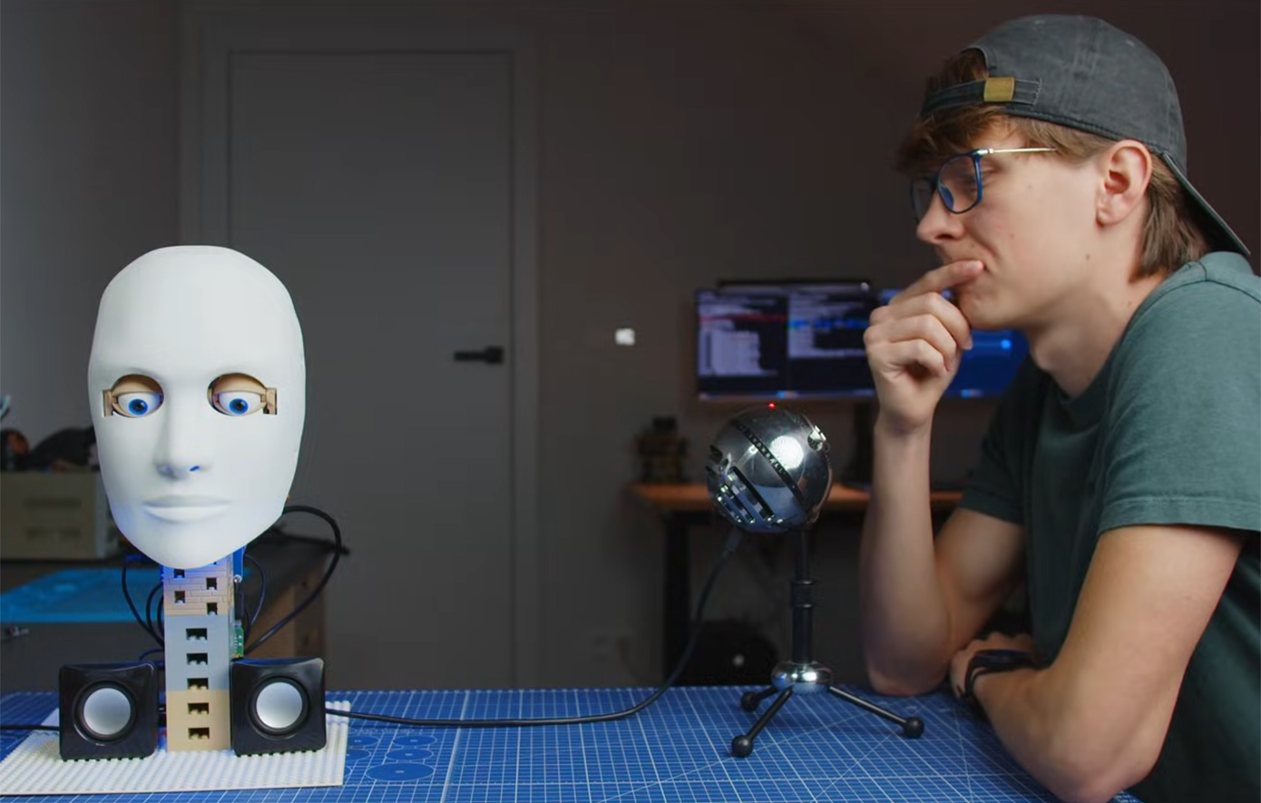 YouTuber «ανασταίνει» τον Αριστοτέλη σε μορφή ρομπότ