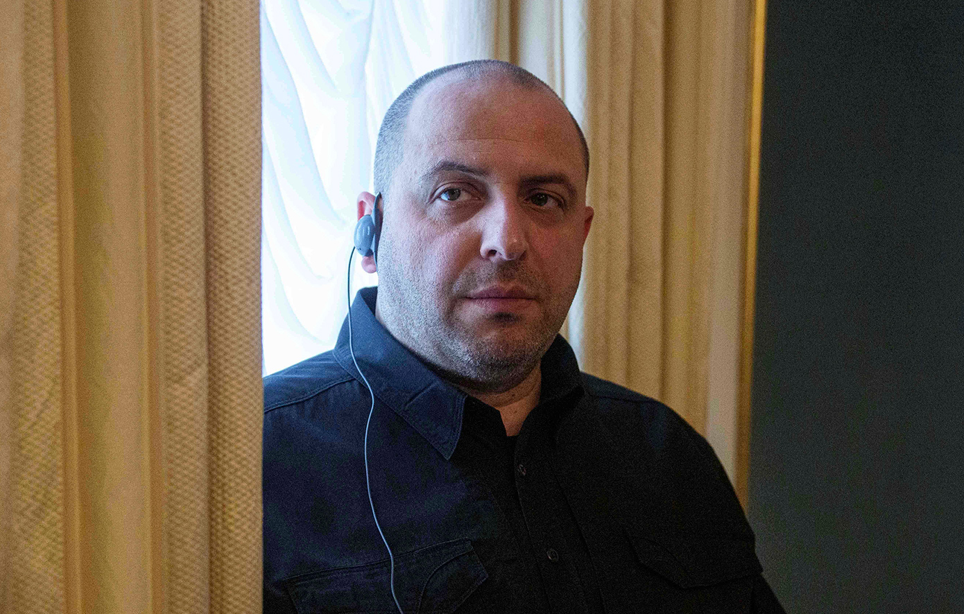 Αρνείται να επιστρέψει στην Ουκρανία ο πρώην υπουργός Άμυνας &#8211; Πιθανή εμπλοκή σε σκάνδαλο που «αγγίζει» τον Ζελένσκι