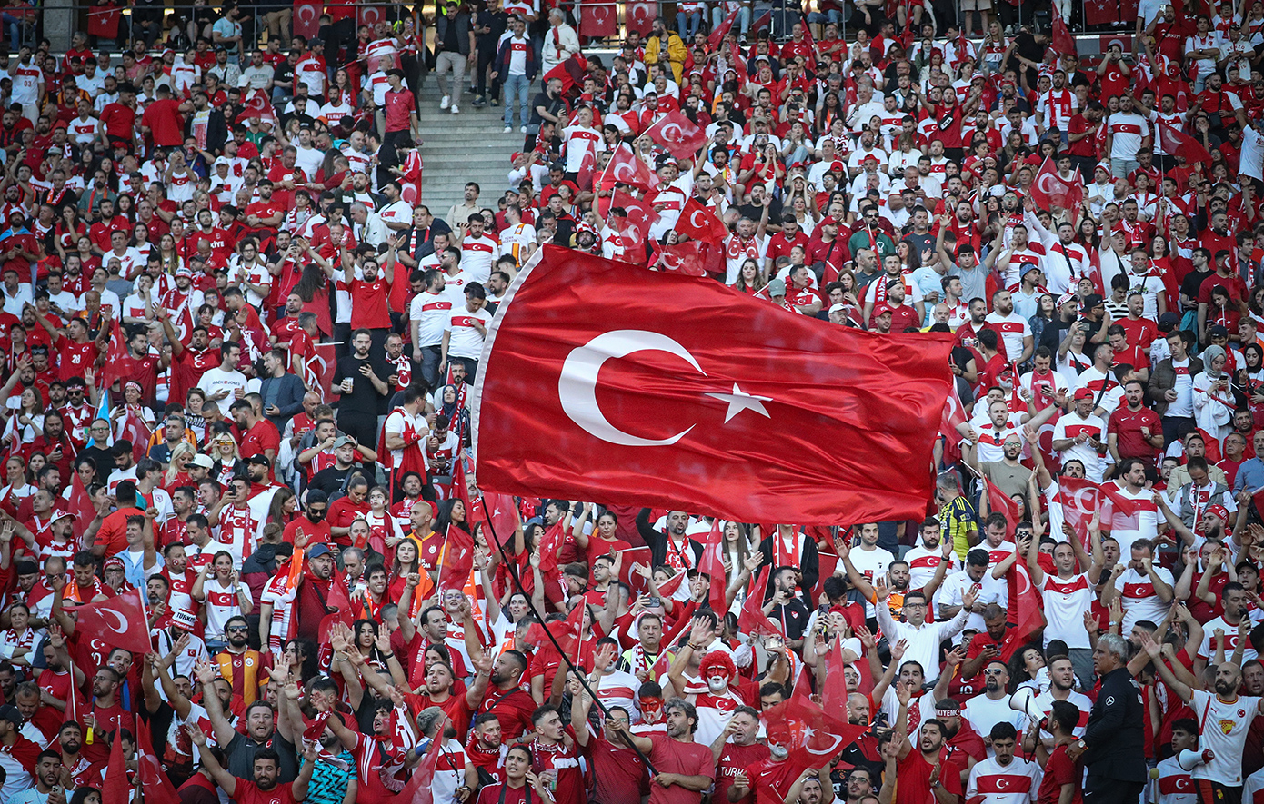 «Σεισμός» στο τουρκικό ποδόσφαιρο: Υπό κράτηση για 6 διαιτητές και κλήση 1.024 παικτών στο εδώλιο για παράνομο στοιχηματισμό
