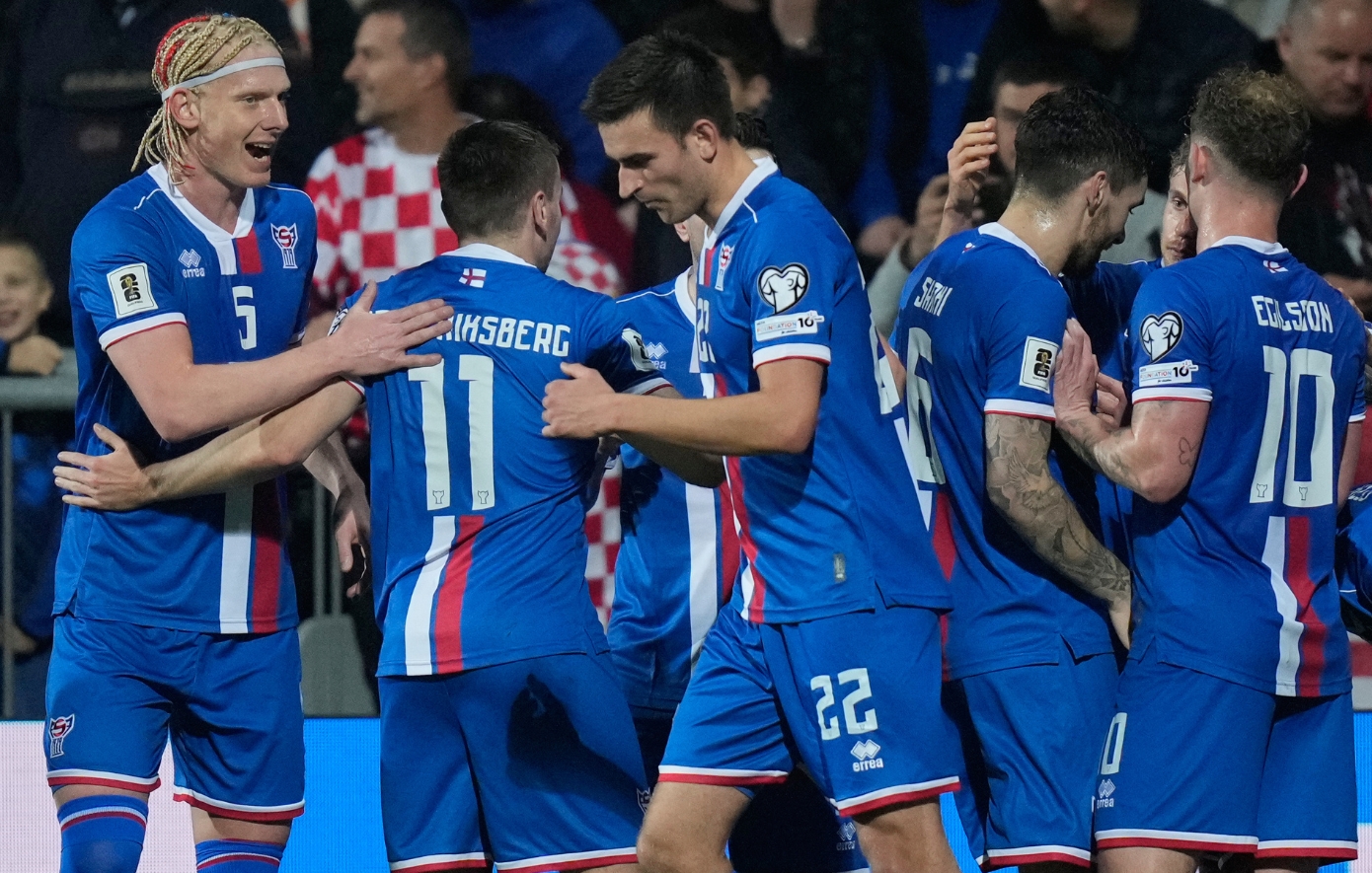 Πώς ένας ηλεκτρολόγος, ένας ξυλουργός και ένας CEO κατάφεραν να βρεθούν ένα βήμα πριν από την πρόκριση στο Μουντιάλ 2026