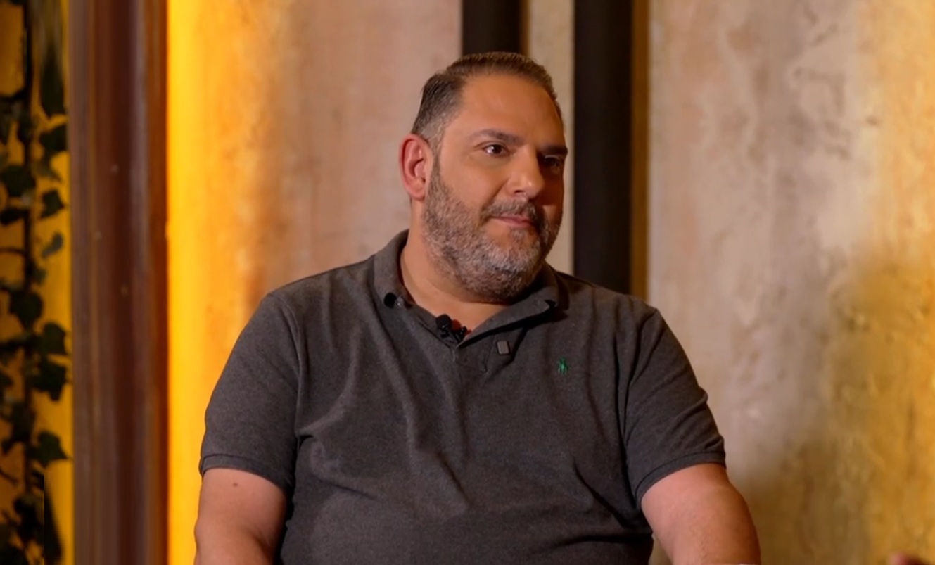 Στέλιος Διονυσίου: «Το καζίνο μού έκλεισε το σπίτι» – Οι εξομολογήσεις για τον πατέρα του, τη «χρυσή» δεκαετία και τα πάθη του