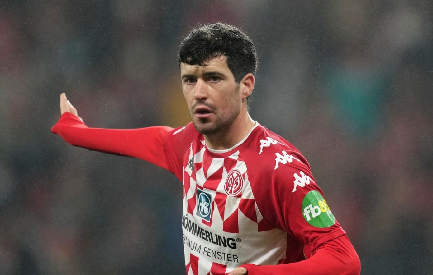 Μεγάλη ελληνική ομάδα για Άαρον Μαρτίν &#8211; Ζήτησε χαφ από Super League o Μπενίτεθ!