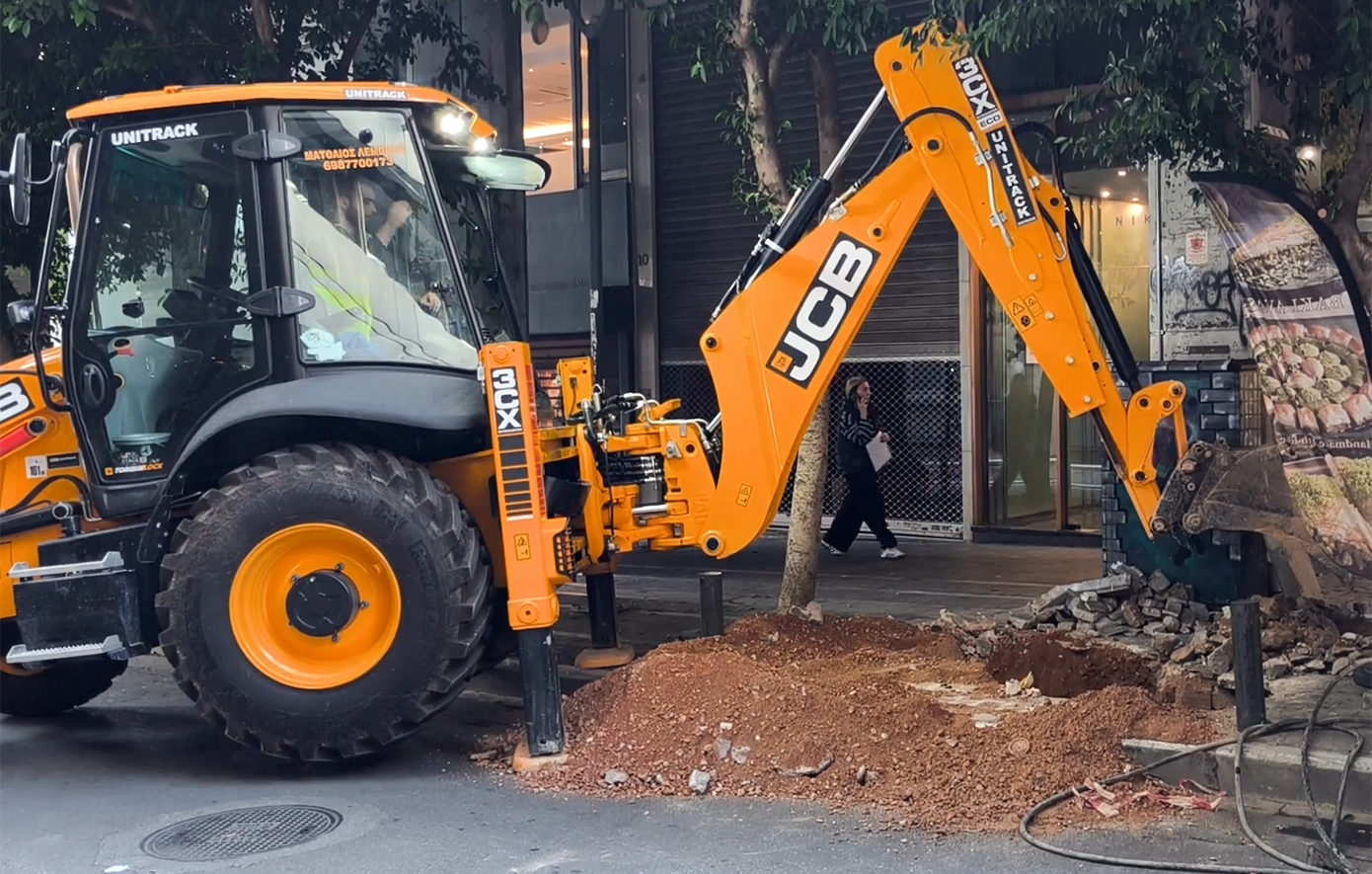 Θραύση αγωγού της ΕΥΔΑΠ στη Νίκης &#8211; Κλειστό το τμήμα από Μητροπόλεως έως Ερμού