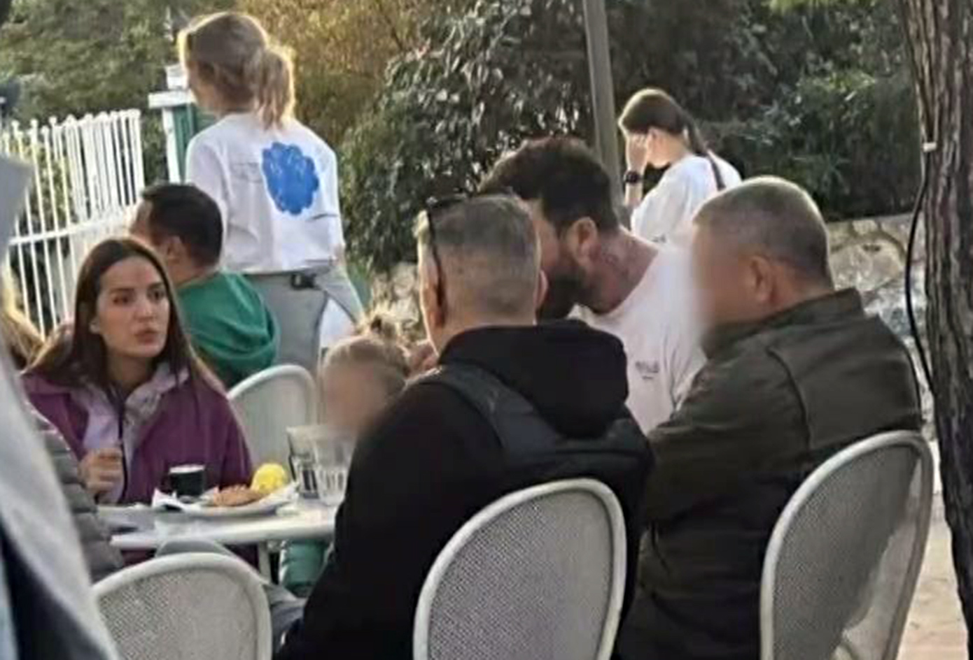 Δημήτρης Αλεξάνδρου και Ρία Ελληνίδου έκαναν κοινή έξοδο στην Πεντέλη για καφέ