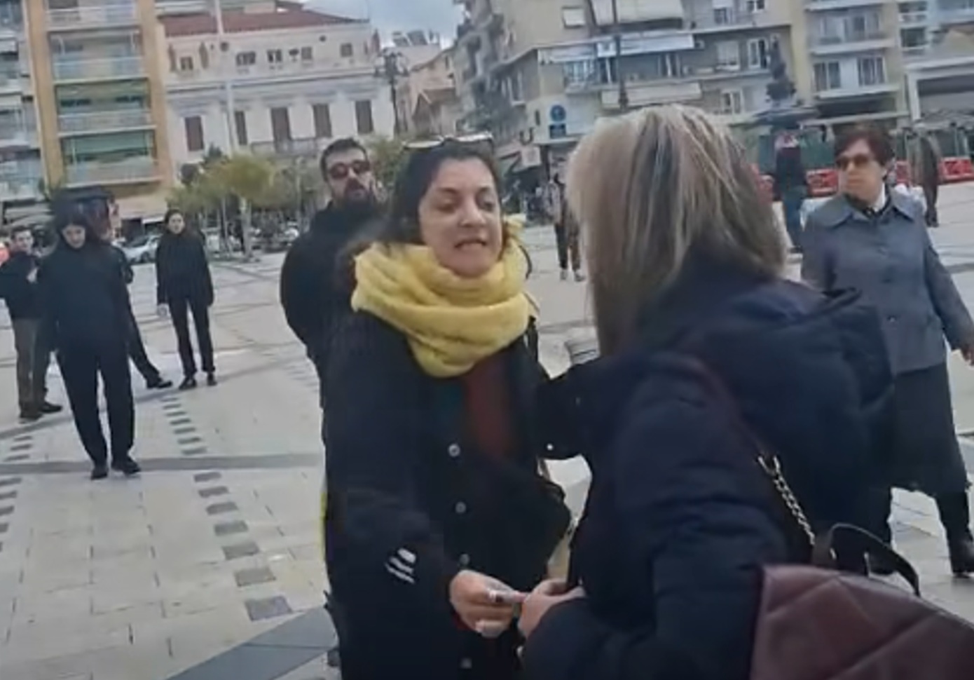 Αναίτια φραστική επίθεση δέχθηκε στην Πάτρα η Χριστίνα Αλεξοπούλου &#8211; «Ο φασισμός δεν θα περάσει» απαντά η βουλευτής της ΝΔ   