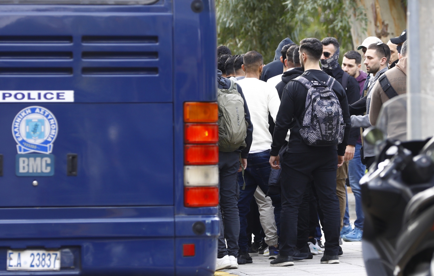 Στη φυλακή 9 κατηγορούμενοι για το κύκλωμα τηλεφωνικών απατών &#8211; Στους 14 οι προφυλακισμένοι