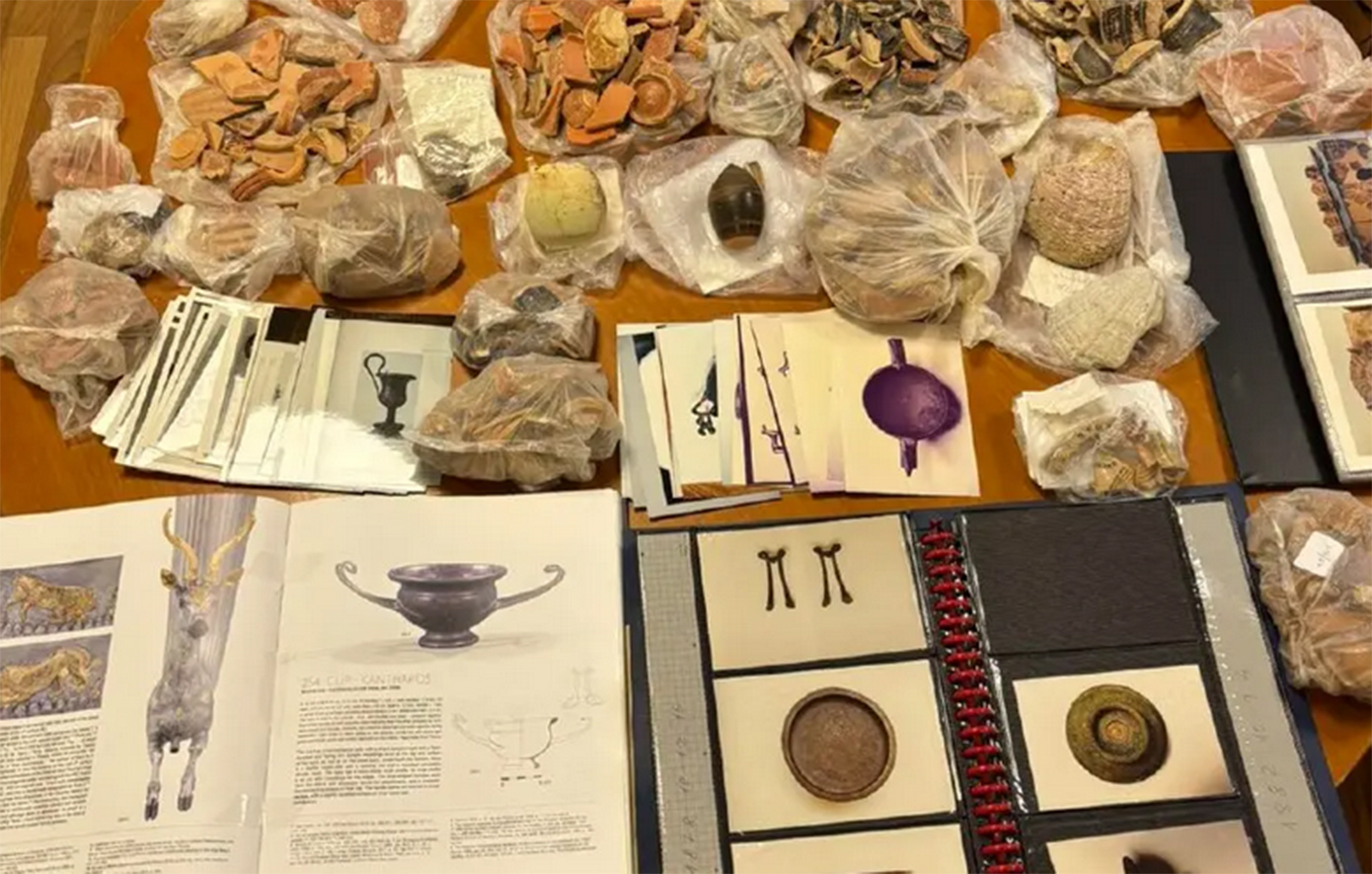 Συνελήφθη Έλληνας αρχαιοκάπηλος, μέλος διεθνούς δικτύου αρχαιοκαπηλίας &#8211; Εκατοντάδες αρχαία αντικείμενα στην κατοχή του