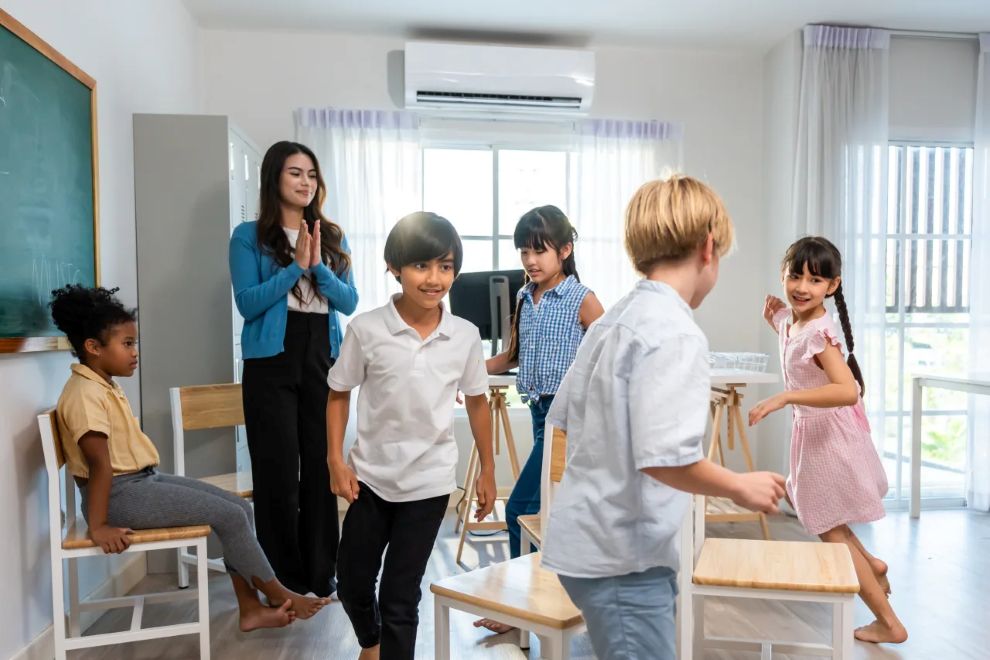 Cardio στην τάξη: Η δασκάλα που έγινε viral με τη χορογραφία των μαθητών της