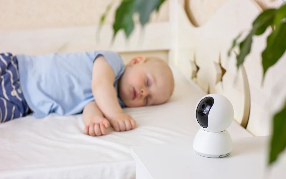 «Γιατί δεν πήραμε για το παιδί μας baby monitor με κάμερα και δεν το μετανιώσαμε»