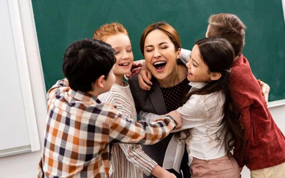 Πόσα μπράβο την ημέρα χρειάζονται τα παιδιά; Η viral συμβουλή που κάνει τους γονείς να… μετράνε