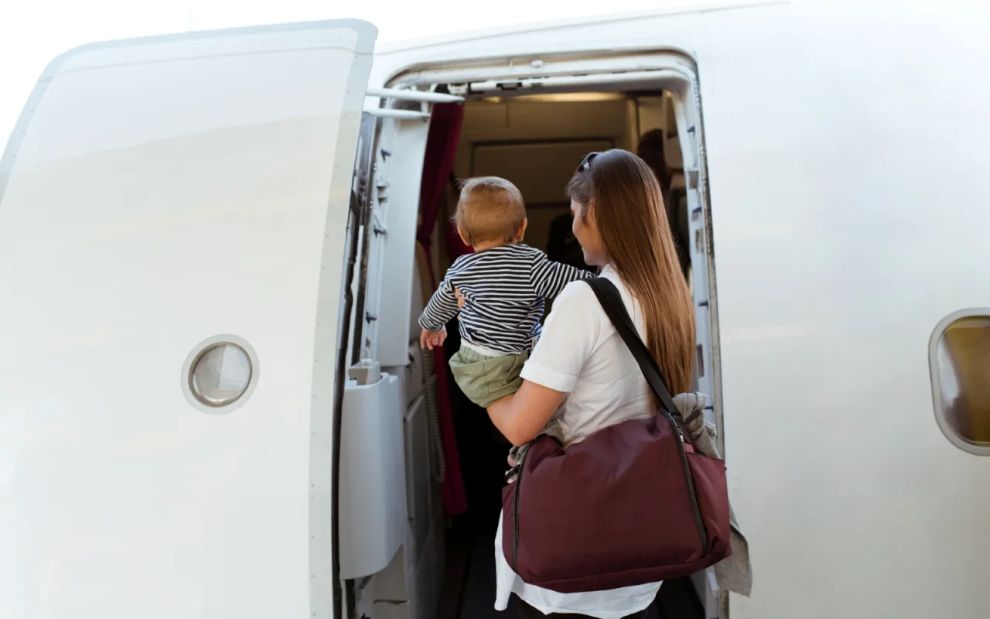 «Τα μωρά δεν ανήκουν στην business class»: Η απάντηση της μαμάς είναι όλα τα λεφτά