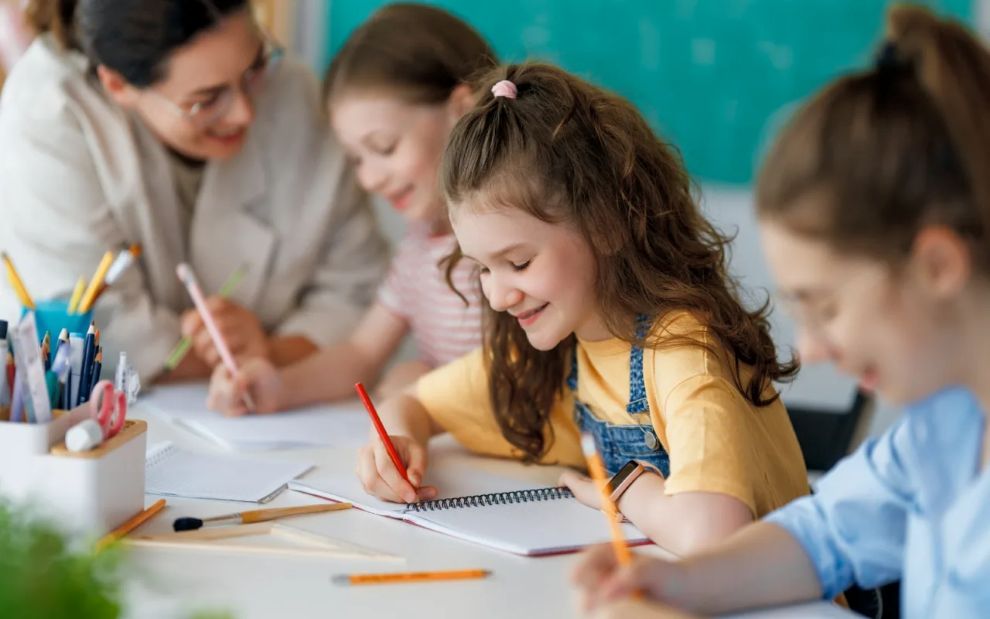 Πώς θυμόμαστε την ορθογραφία με ένα πολύ έξυπνο ποιηματάκι