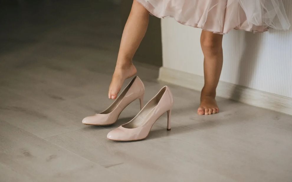 Τι σημαίνει όταν το παιδί φορά τα παπούτσια σας;