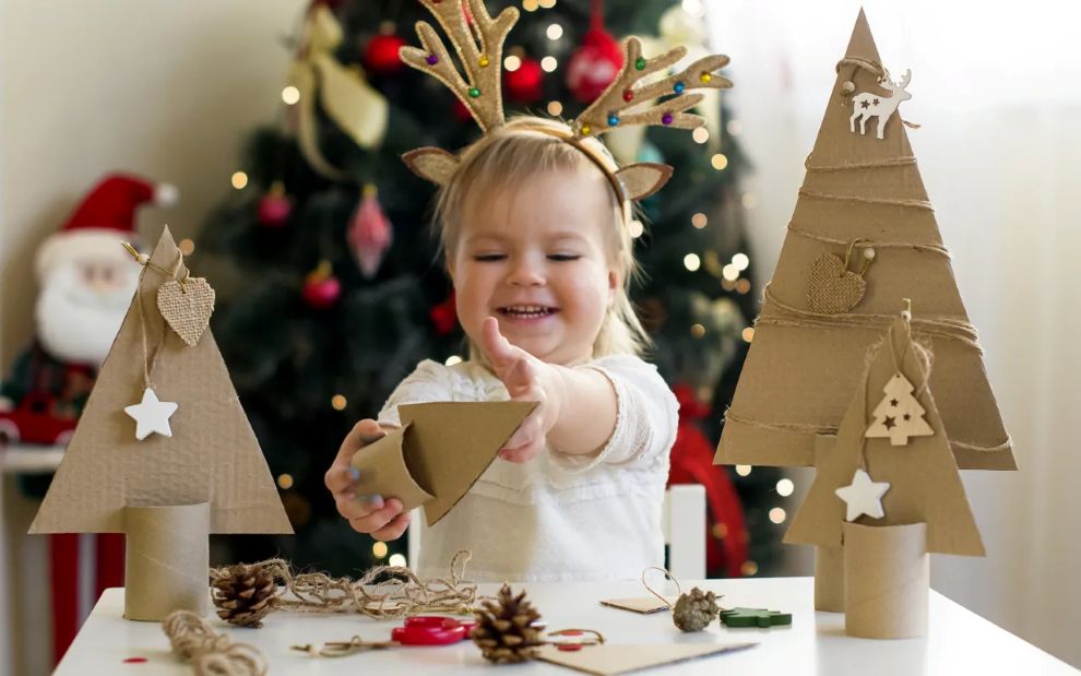Φτιάξτε τα πιο όμορφα γιορτινά στολίδια μαζί με τα παιδιά