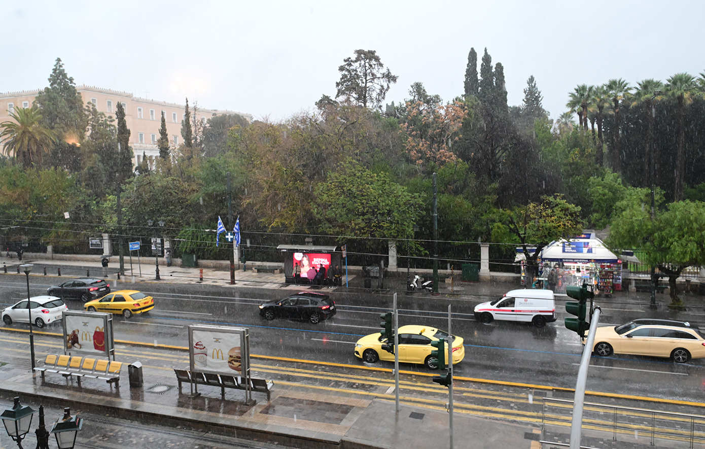 Άστατος καιρός με βροχές και καταιγίδες στο μεγαλύτερος μέρος της χώρας &#8211; Λίγα χιόνια στα ορεινά &#8211; Πτώση της θερμοκρασίας