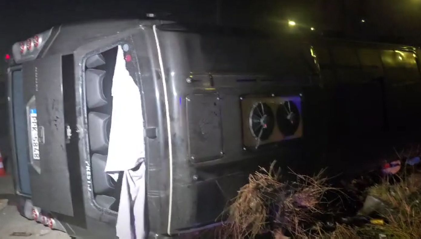 «Χάθηκε το φως από τα μάτια μας», λέει επιβάτης του λεωφορείου που ανετράπη στο Βόλο &#8211; Ο οδηγός προσπάθησε να αποφύγει σκύλο