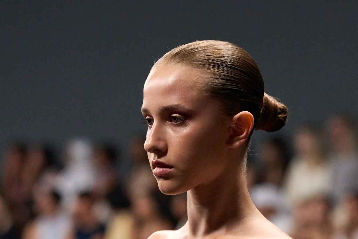 Ως beauty editor δε δίνω συμβουλές, δίνω πληροφορίες: Αυτό είναι το game changer προϊόν που θα ευγνωμονούν τα μαλλιά σας