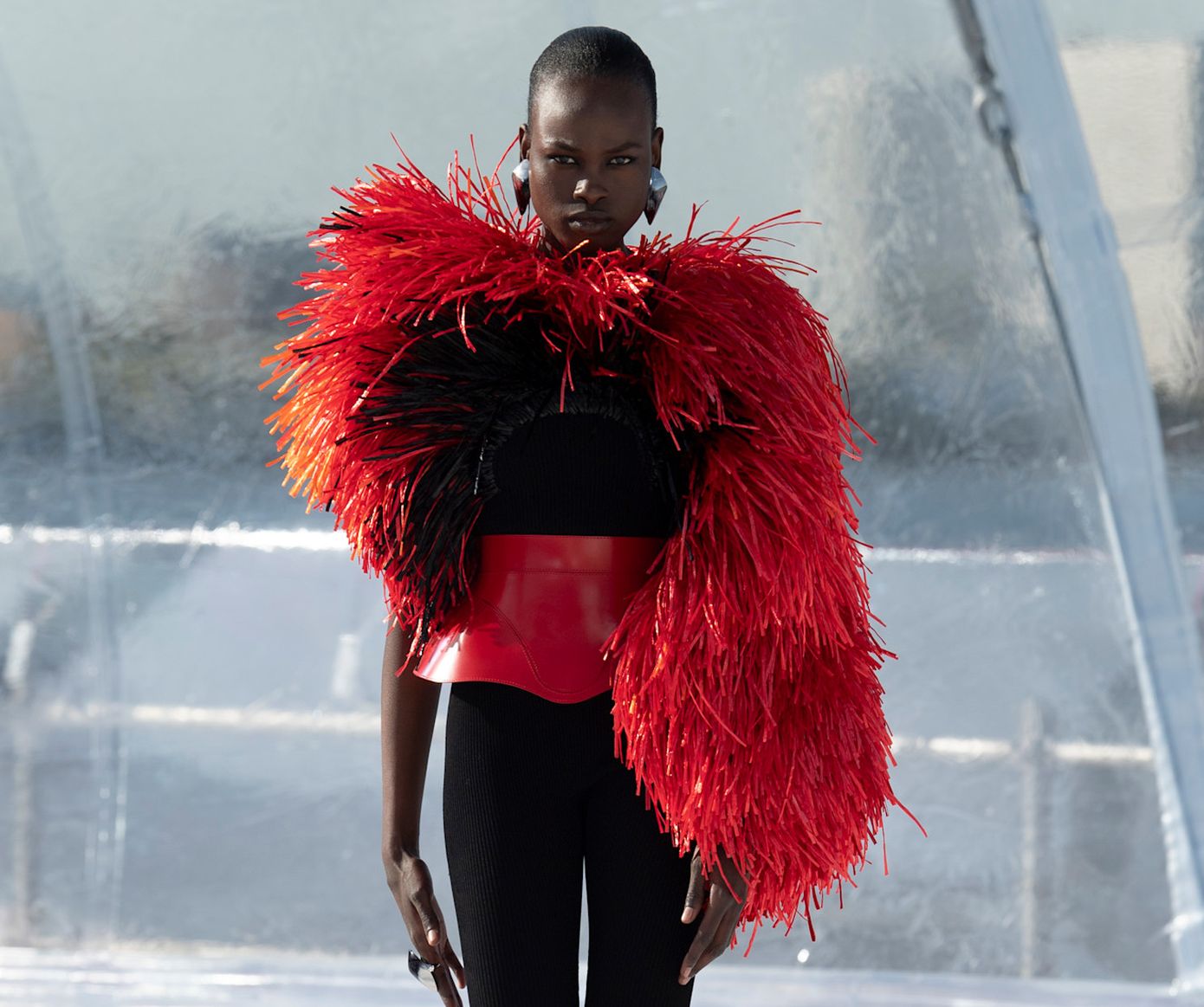 Τα κολάν φέτος το χειμώνα επανέρχονται, αλλά το ύφασμά τους πρέπει να είναι συγκεκριμένο