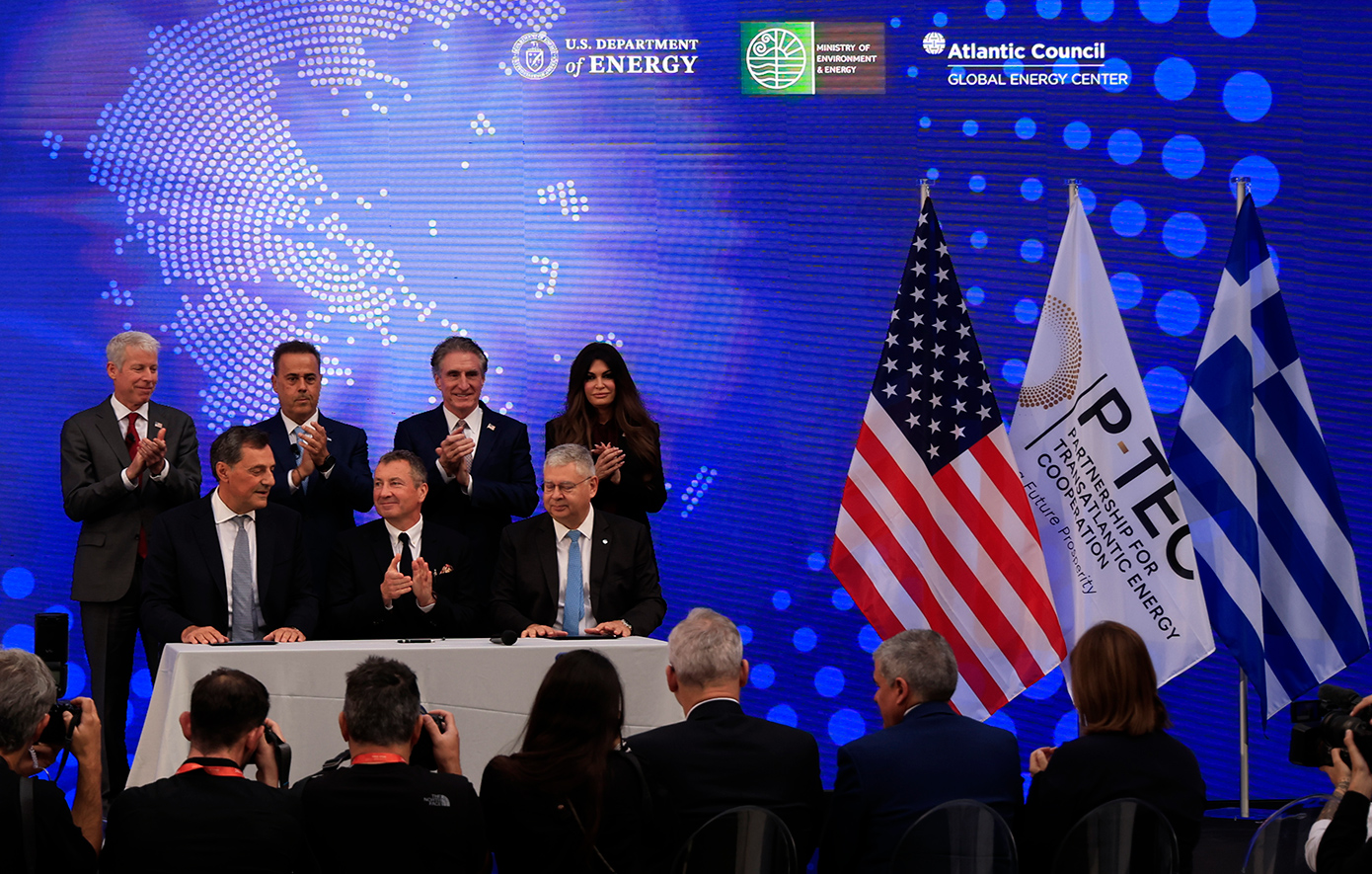 ExxonMobil, Helleniq Energy και Energean υπέγραψαν συμφωνία για τους υδρογονάνθρακες στο Ιόνιο &#8211; Η πρώτη γεώτρηση μετά από 40 χρόνια