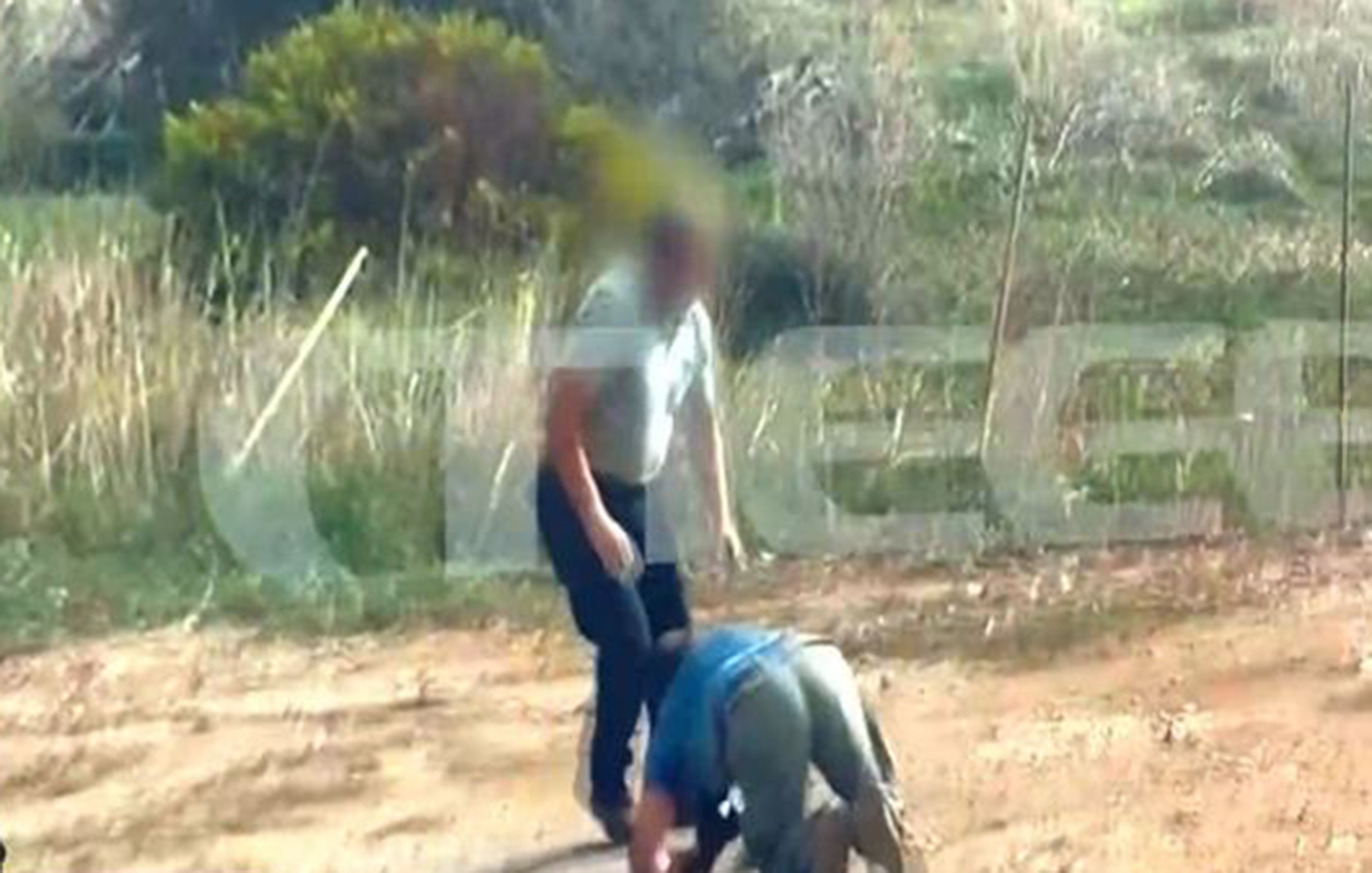 Επίθεση δέχτηκε το συνεργείο του Mega μετά τη σύλληψη των τριών αδελφών για τη βεντέτα στα Βορίζια