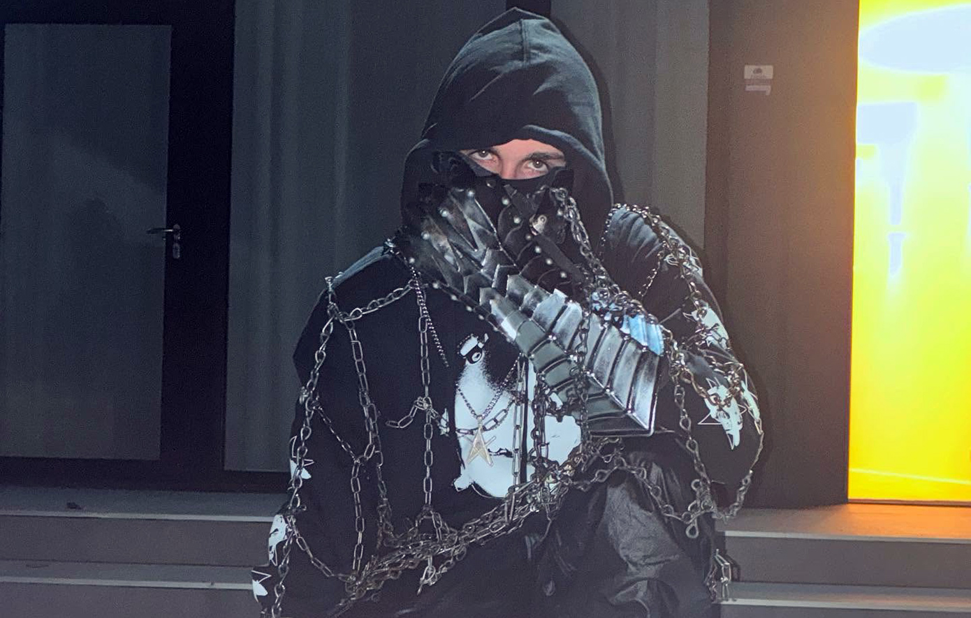 Ο ράπερ EsDeeKid κάνει ντεμπούτο στο Billboard 200 εν μέσω εικασιών ότι είναι ο Τίμοθι Σαλαμέ